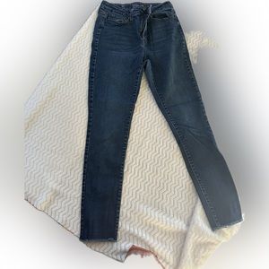 American Eagle high-rise artist super stretch jeans !